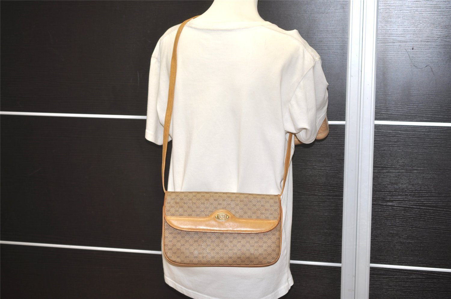 Authentic GUCCI Micro GG PVC Leather Shoulder Cross Body Bag Purse Brown 7652I