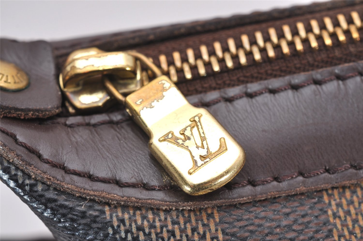 Authentic Louis Vuitton Damier Illovo MM Shoulder Hand Bag Purse N51995 LV 7656I