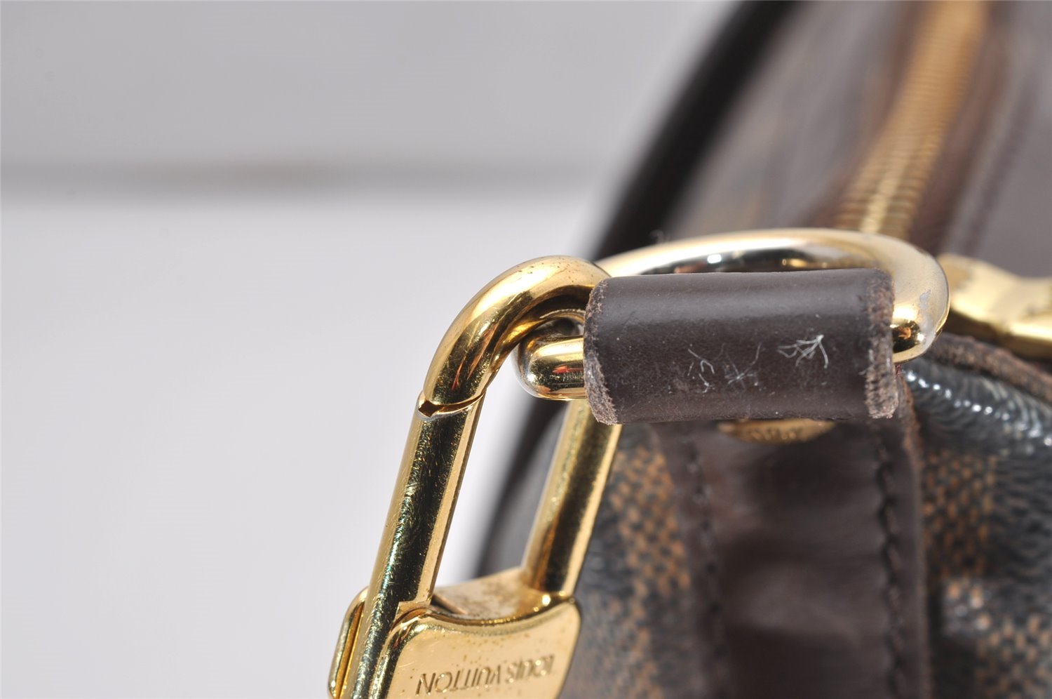 Authentic Louis Vuitton Damier Illovo MM Shoulder Hand Bag Purse N51995 LV 7656I