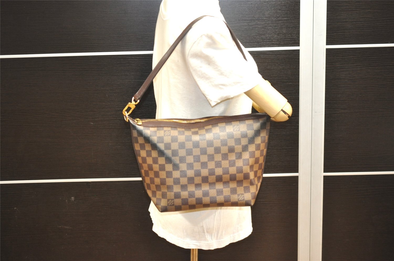Authentic Louis Vuitton Damier Illovo MM Shoulder Hand Bag Purse N51995 LV 7656I