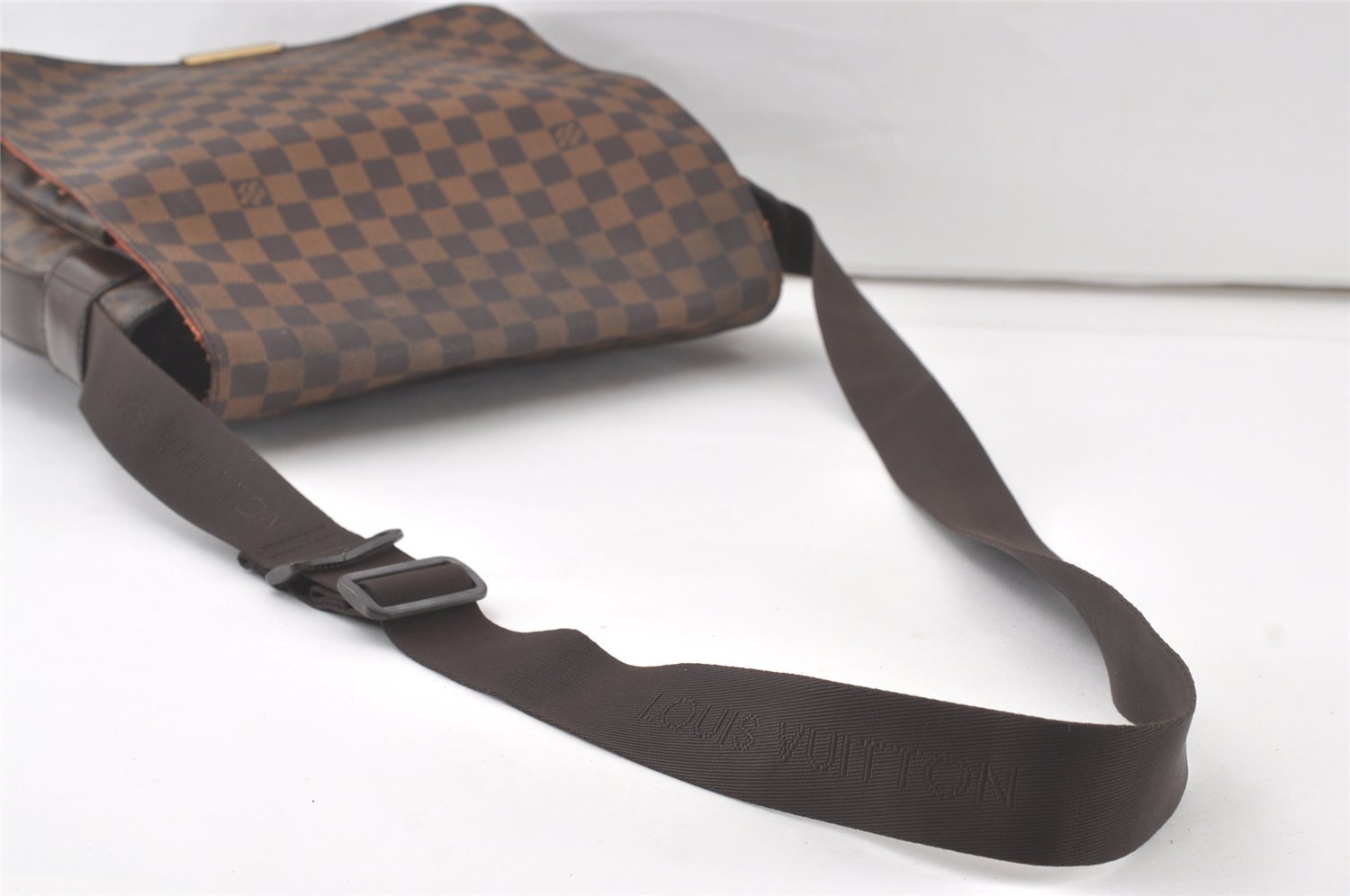 Authentic Louis Vuitton Damier Bastille Shoulder Cross Body Bag N45258 LV 7658K