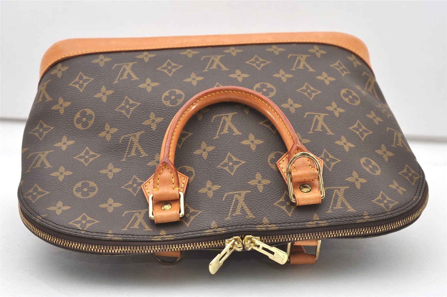 Authentic Louis Vuitton Monogram Alma Hand Bag Purse M51130 LV 7662J