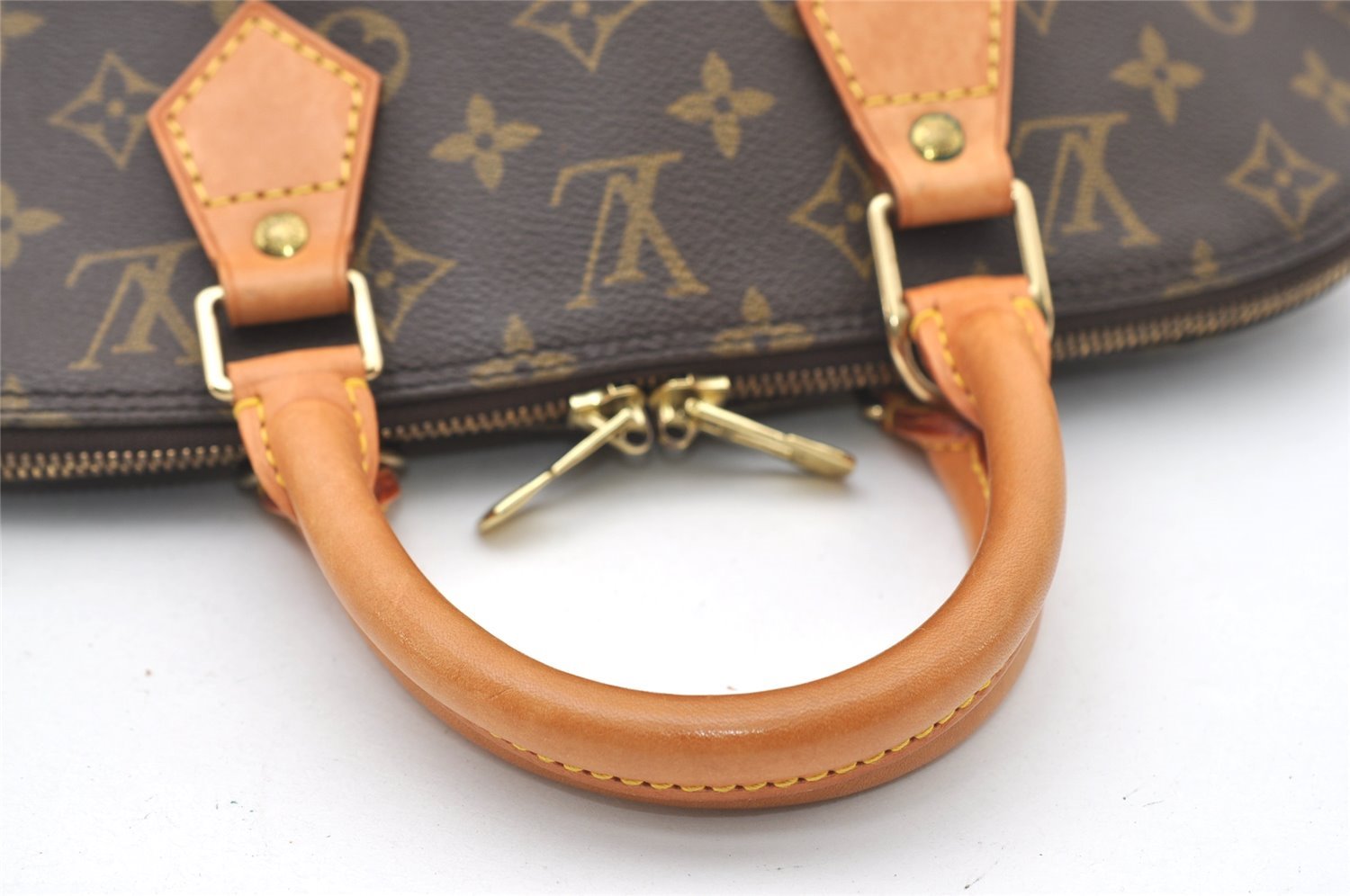 Authentic Louis Vuitton Monogram Alma Hand Bag Purse M51130 LV 7662J