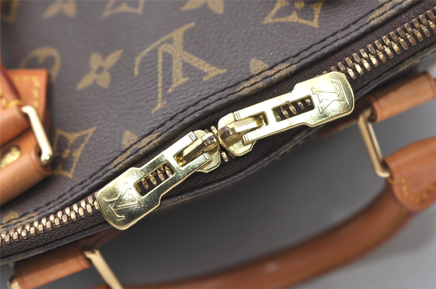 Authentic Louis Vuitton Monogram Alma Hand Bag Purse M51130 LV 7662J