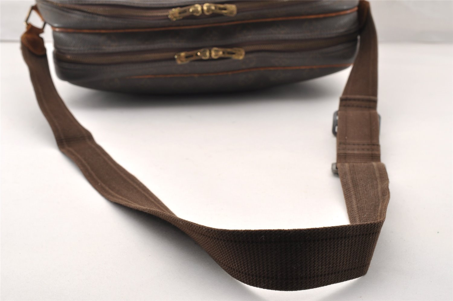 Authentic Louis Vuitton Monogram Reporter GM Shoulder Cross Bag M45252 LV 7681I