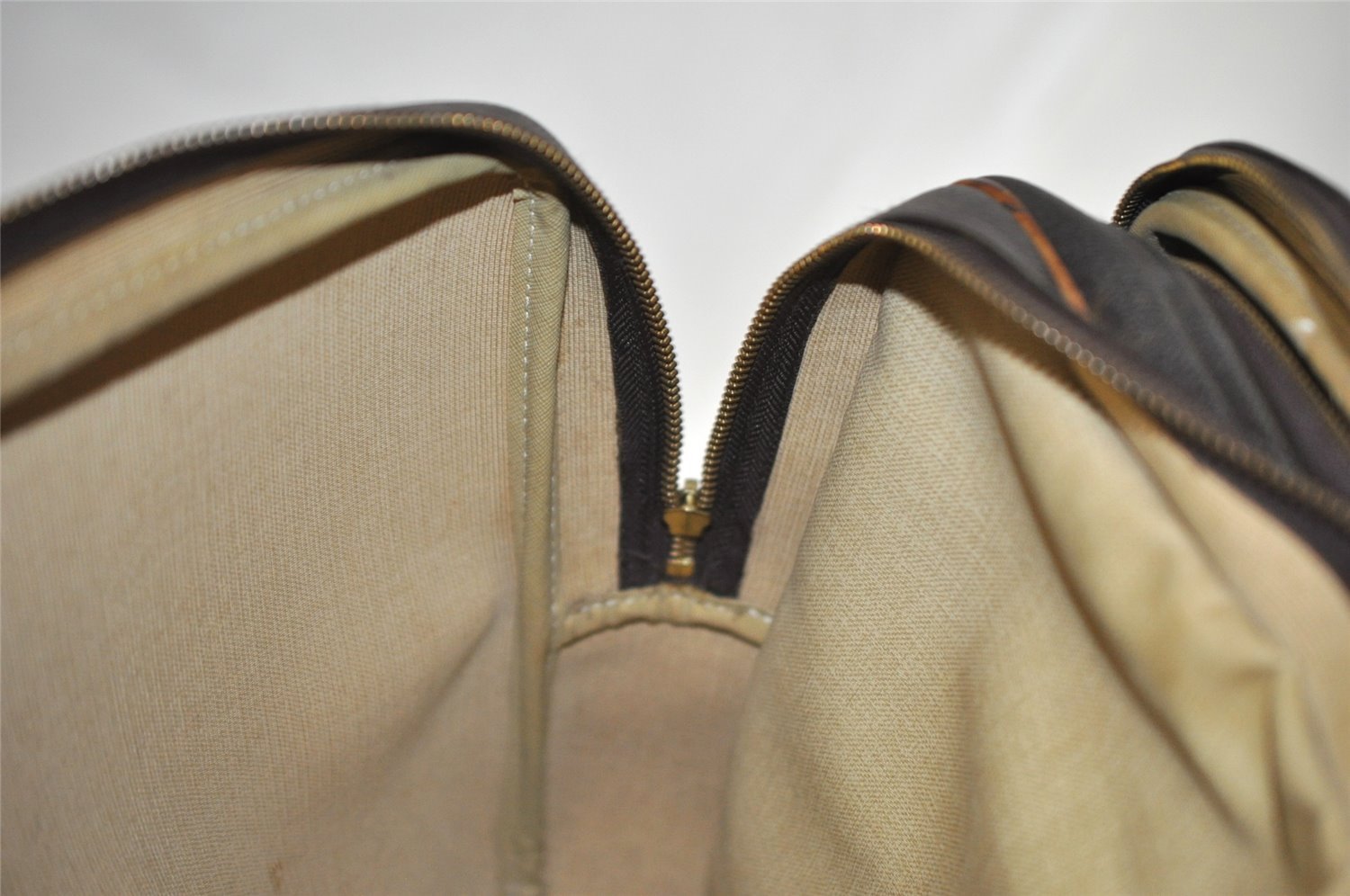 Authentic Louis Vuitton Monogram Reporter GM Shoulder Cross Bag M45252 LV 7681I