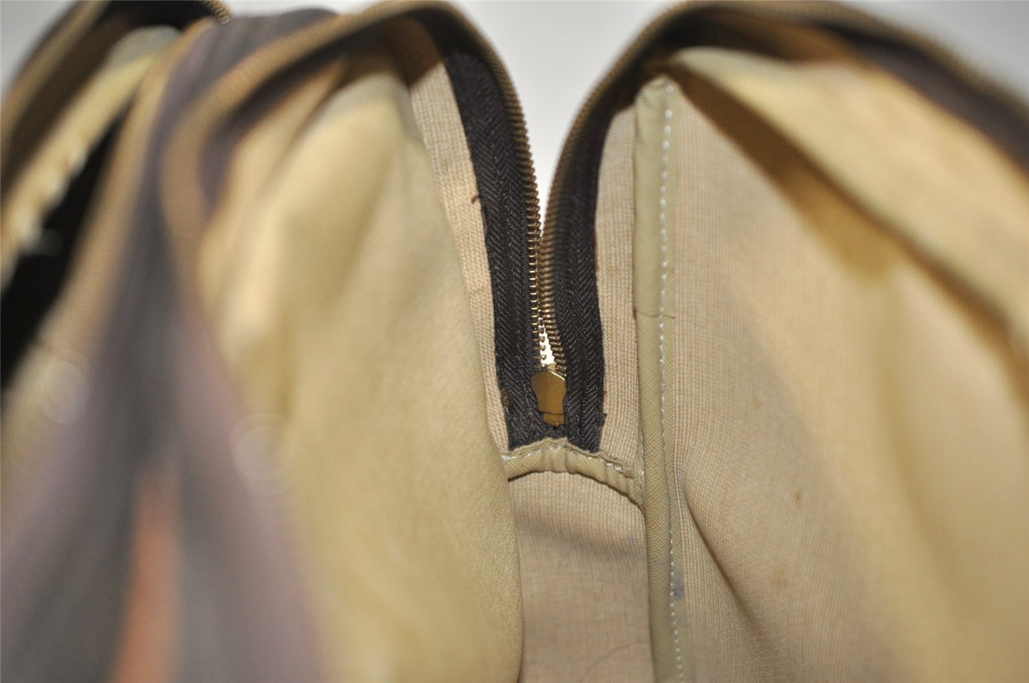 Authentic Louis Vuitton Monogram Reporter GM Shoulder Cross Bag M45252 LV 7681I