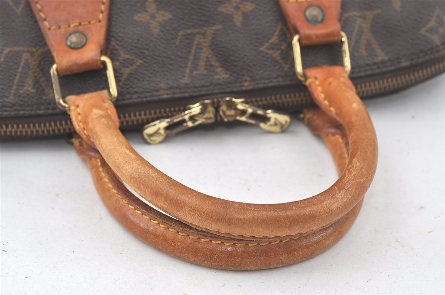 Authentic Louis Vuitton Monogram Alma Hand Bag Purse M51130 LV 7681K