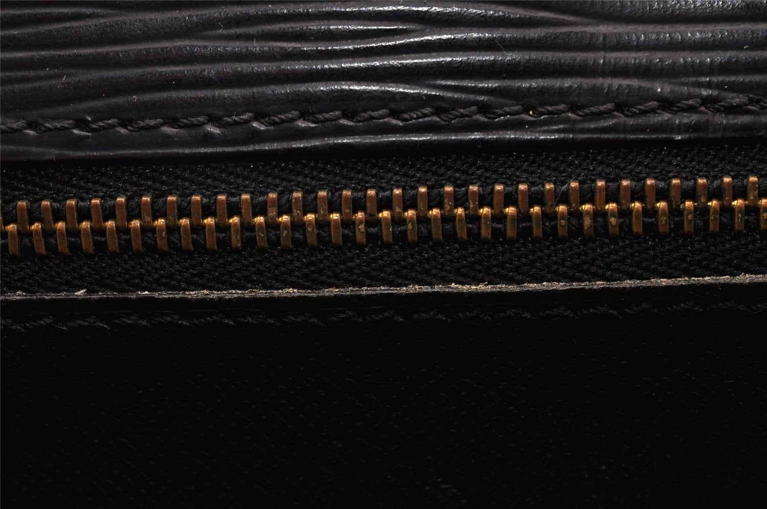 Authentic Louis Vuitton Epi Sellier Dragonne Clutch Bag Black M52612 LV 7684I