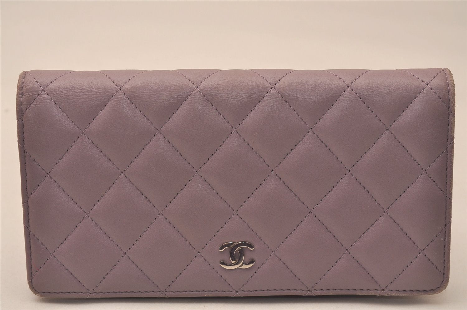 Authentic CHANEL Lamb Skin Matelasse Long Bifold Wallet Light Purple CC  7687J