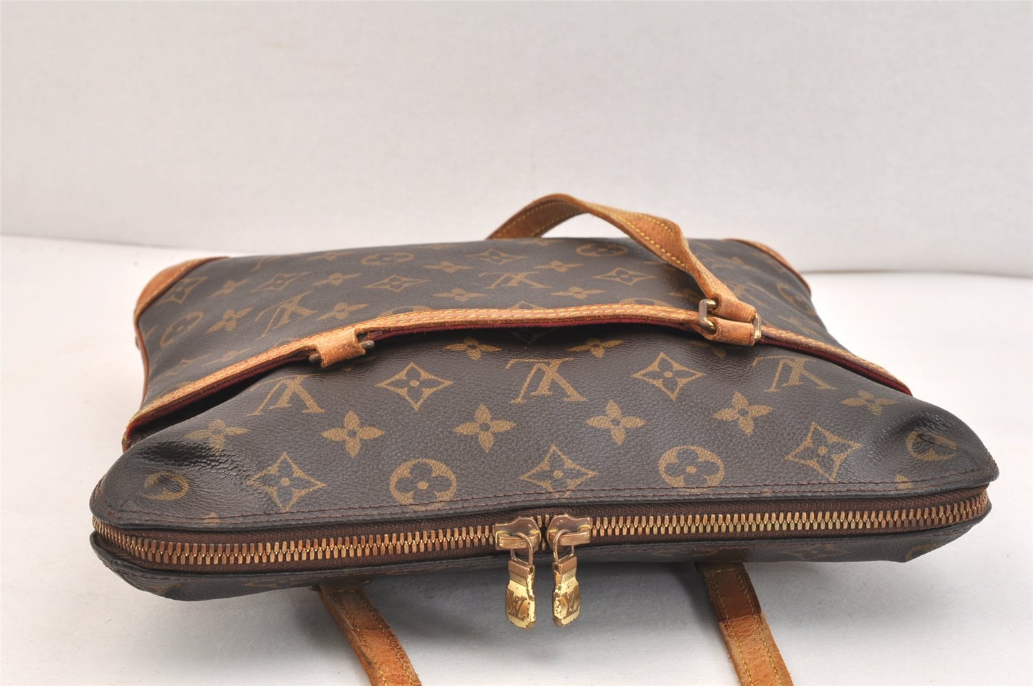 Authentic Louis Vuitton Monogram Coussin GM Shoulder Bag M51141 LV Junk 7689K