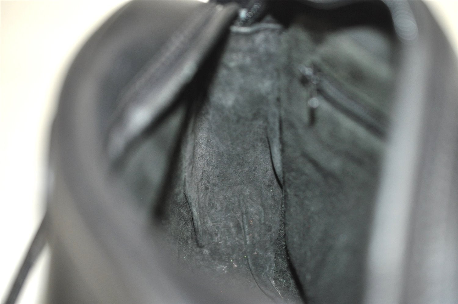 Authentic GUCCI Vintage Shoulder Cross Body Bag Purse Leather Black 7690I