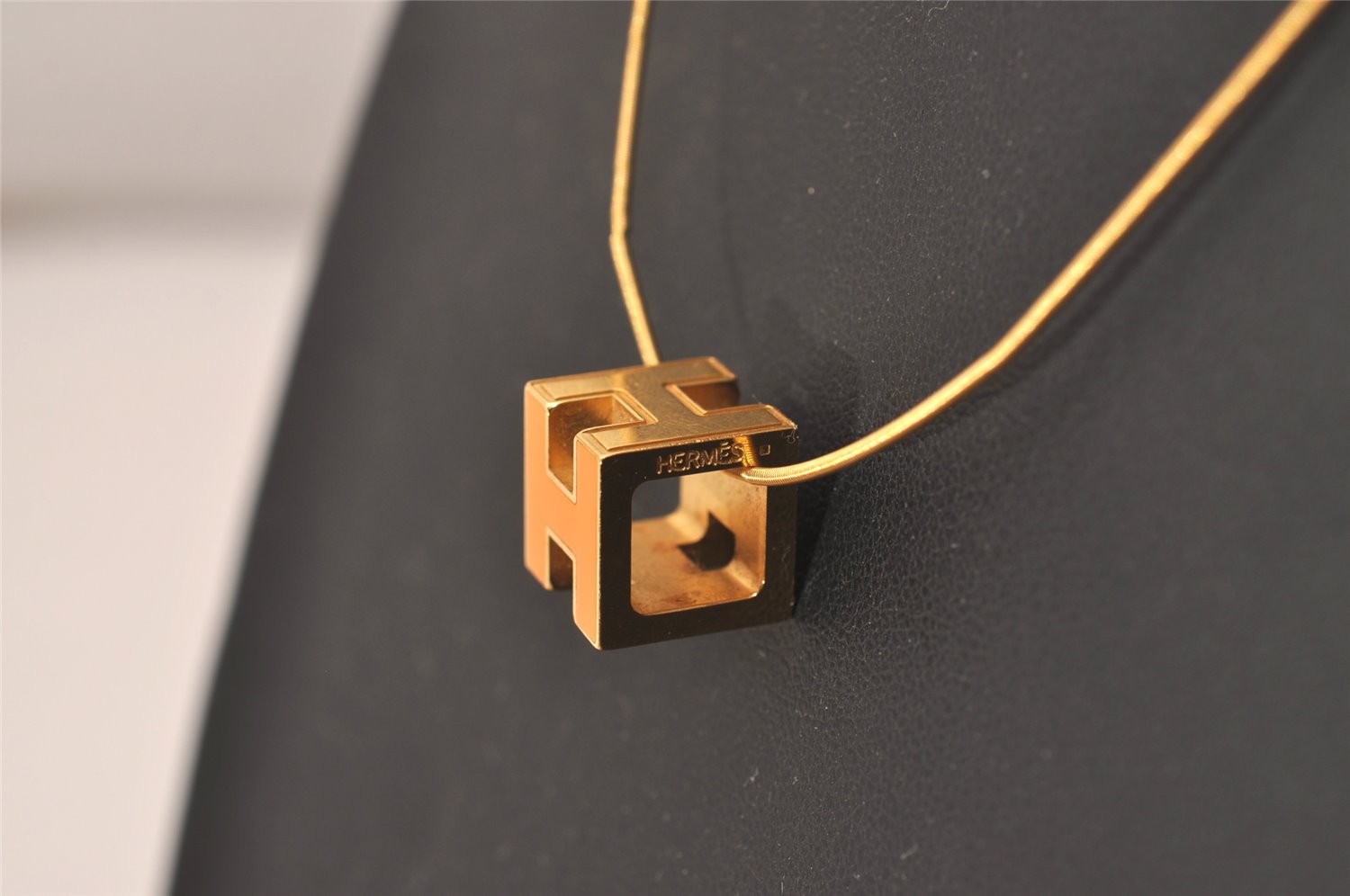 Authentic HERMES Cage De Ash H Cube Pendant Necklace Gold Orange Box 7695J