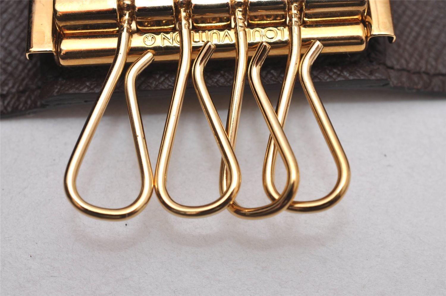 Authentic Louis Vuitton Damier Multicles 4 Key Case Holder N62631 LV 7696I