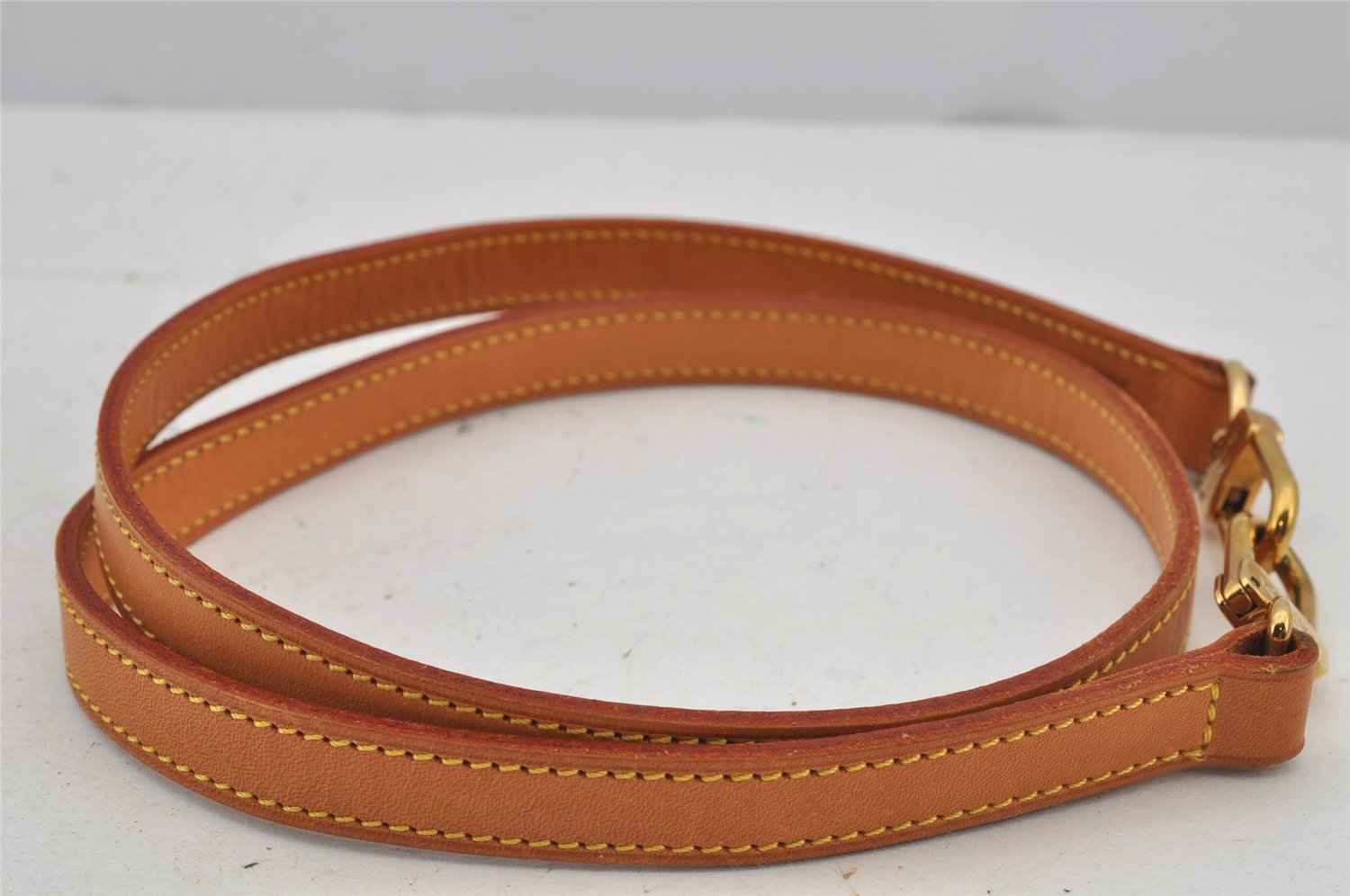 Authentic Louis Vuitton Leather Shoulder Strap Beige 39.2