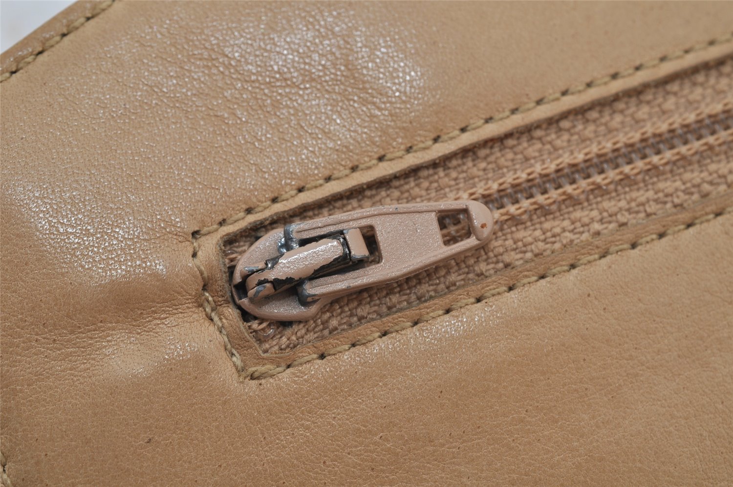 Authentic CHANEL Caviar Skin Vintage CC Logo Long Wallet Purse Beige Junk 7697J