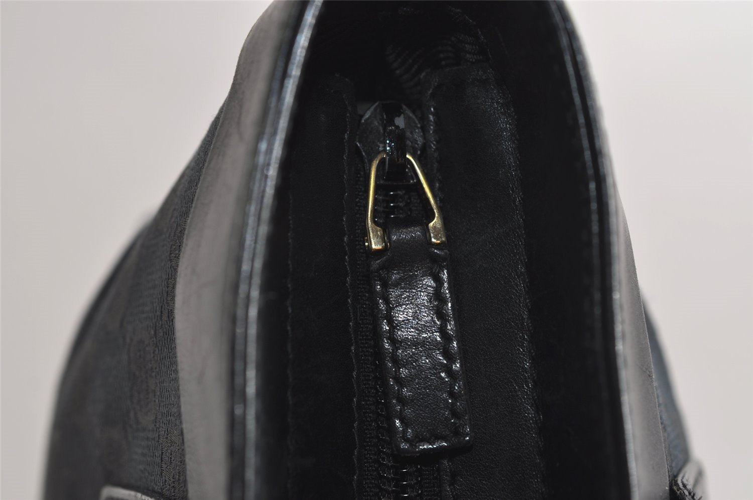 Authentic GUCCI Vintage Hand Tote Bag GG Canvas Leather 0021119 Black 7703J