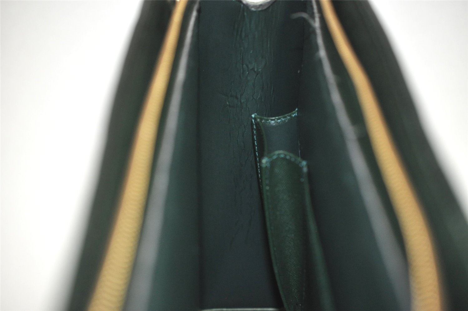 Auth Louis Vuitton Taiga Porte Documents Lozan 2Way Briefcase M30054 Green 7705I