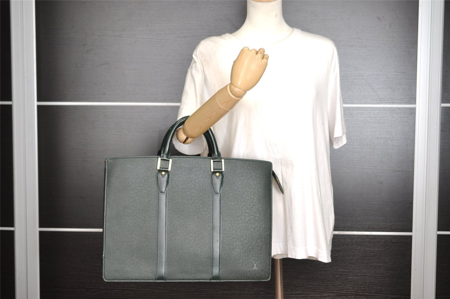 Auth Louis Vuitton Taiga Porte Documents Lozan 2Way Briefcase M30054 Green 7705I