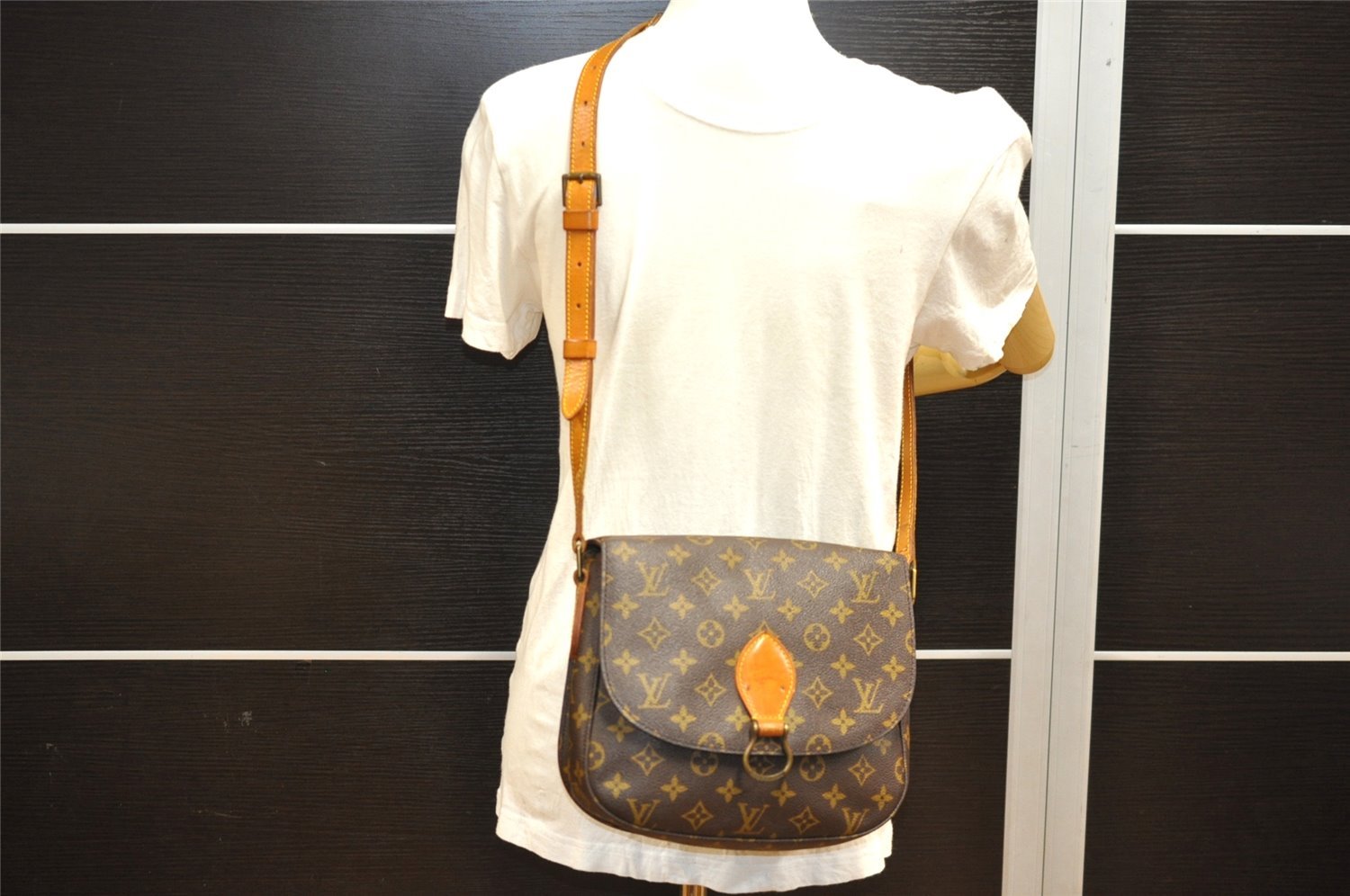 Authentic Louis Vuitton Monogram Saint Cloud GM M51242 Shoulder Cross Bag 7710I