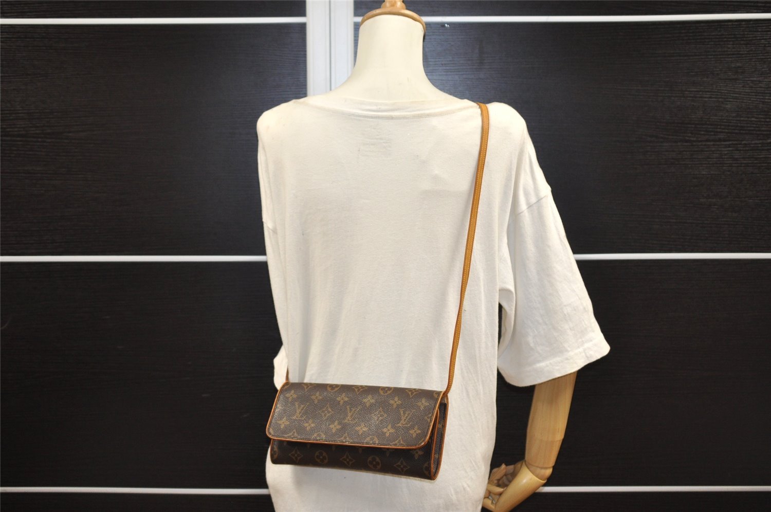 Authentic Louis Vuitton Monogram Pochette Twin GM Shoulder Bag M51852 LV 7718I