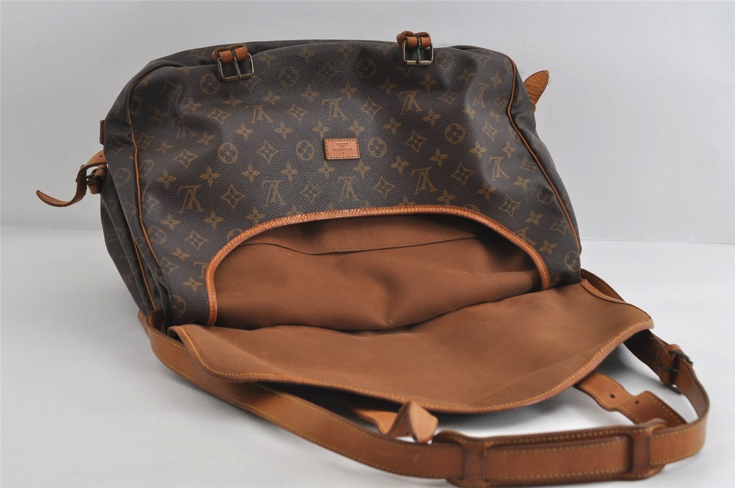 Authentic Louis Vuitton Monogram Saumur 43 Shoulder Cross Bag M42252 LV 7719I