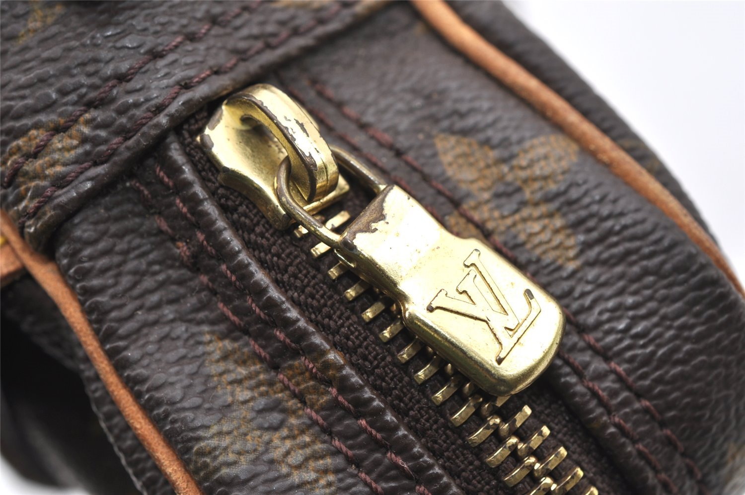 Authentic Louis Vuitton Monogram Danube Shoulder Cross Bag M45266 LV Junk 7724I