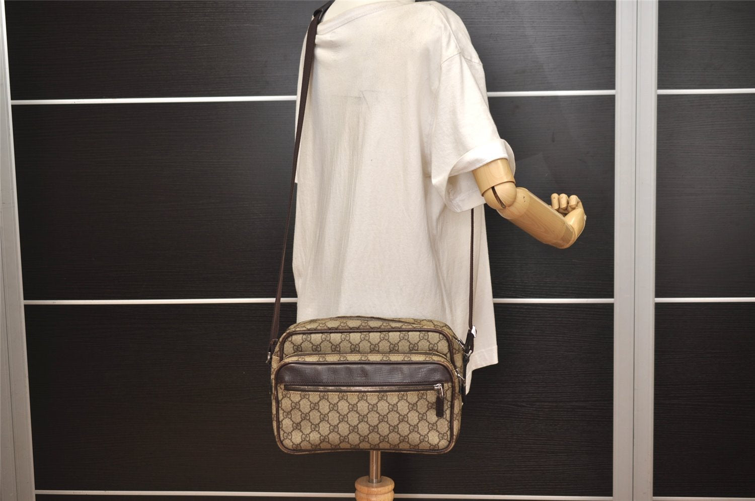 Authentic GUCCI Shoulder Cross Body Bag Purse GG PVC Leather 114531 Brown 7724J