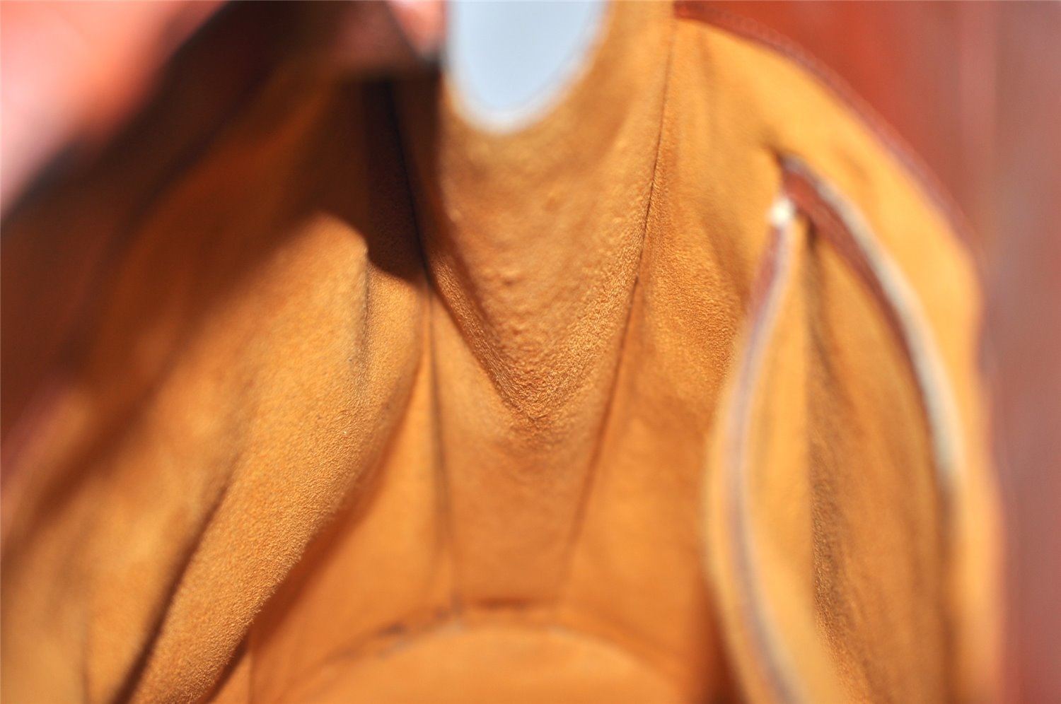 Authentic Louis Vuitton Epi Cluny Shoulder Bag Purse Brown M52253 LV 7726I