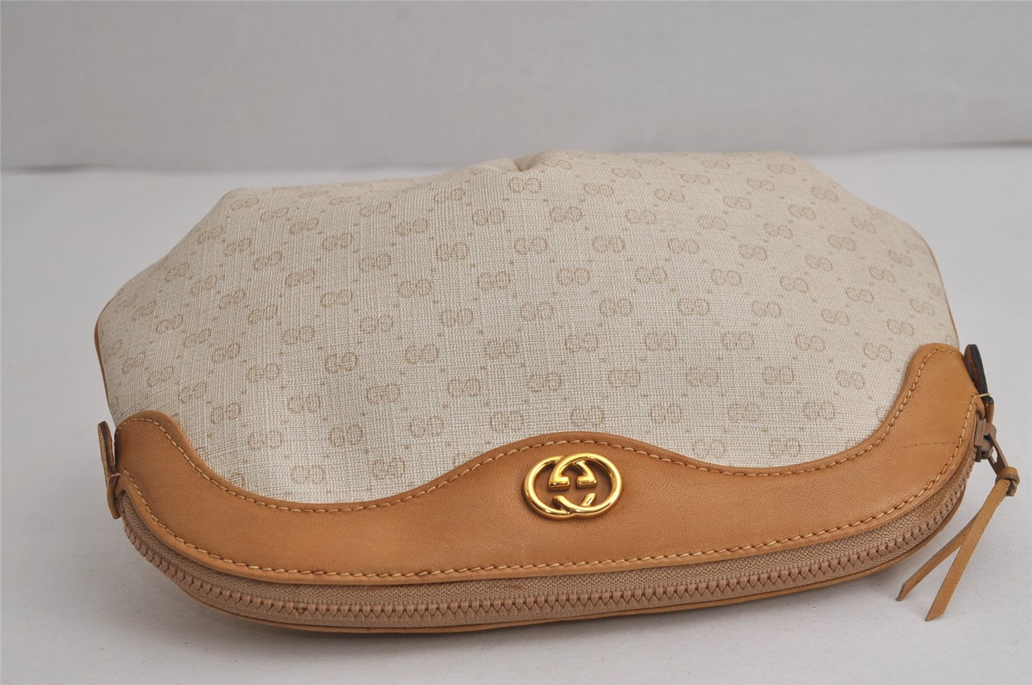 Authentic GUCCI Vintage Micro GG PVC Leather Clutch Hand Bag Purse White 7726J