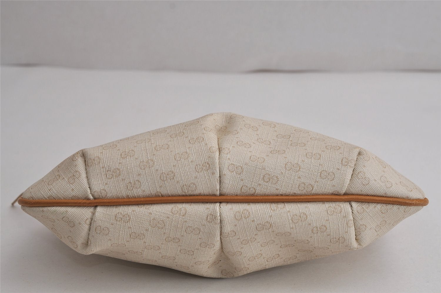 Authentic GUCCI Vintage Micro GG PVC Leather Clutch Hand Bag Purse White 7726J