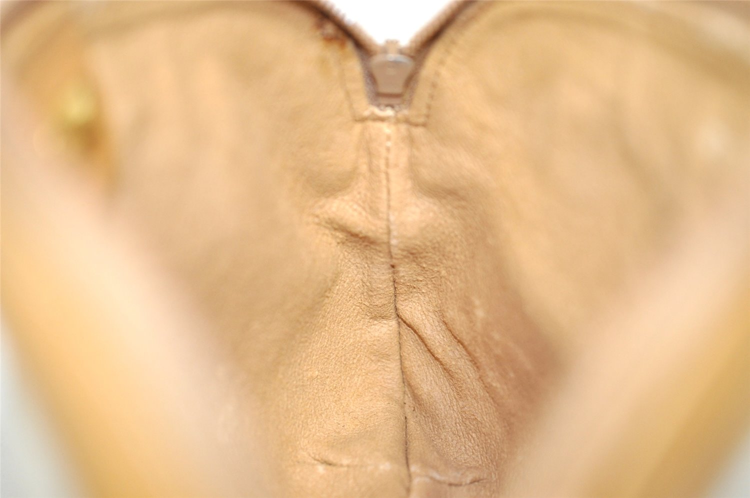 Authentic GUCCI Vintage Micro GG PVC Leather Clutch Hand Bag Purse White 7726J