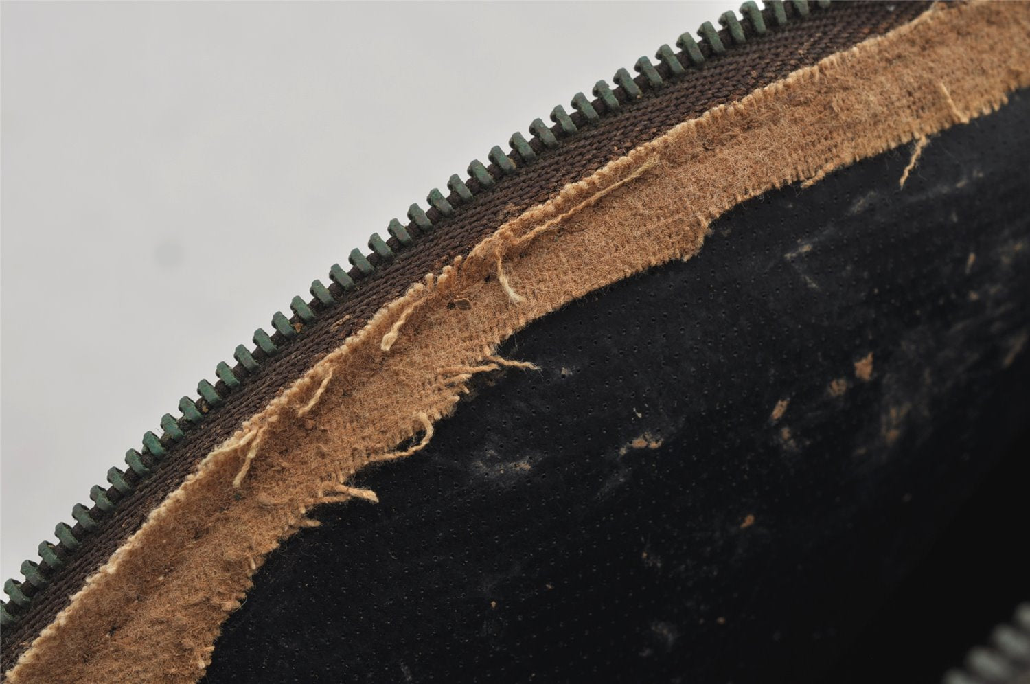 Authentic Louis Vuitton Monogram Trousse Demi Ronde 23 Pouch M47520 Junk 7734J