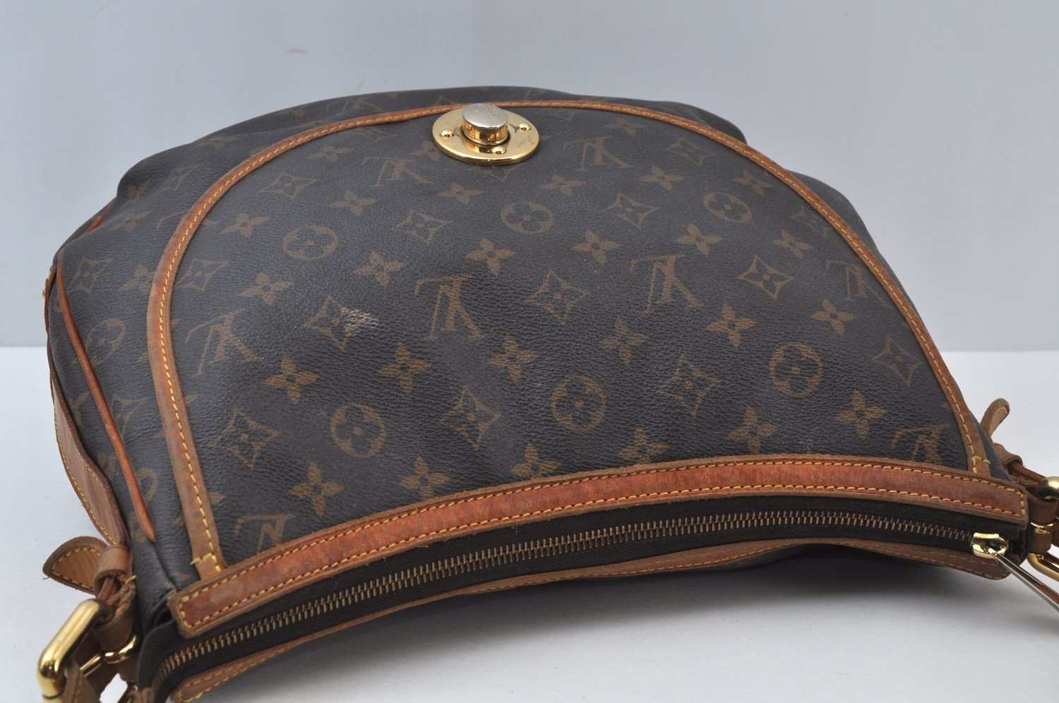 Authentic Louis Vuitton Monogram Tulum GM Shoulder Cross Bag M40075 LV 7738I