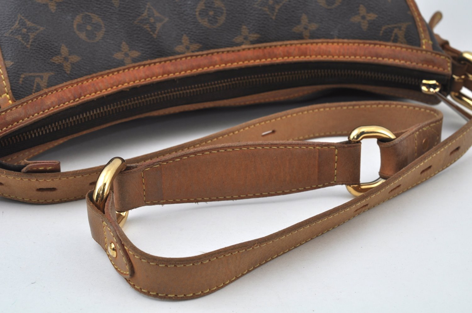 Authentic Louis Vuitton Monogram Tulum GM Shoulder Cross Bag M40075 LV 7738I
