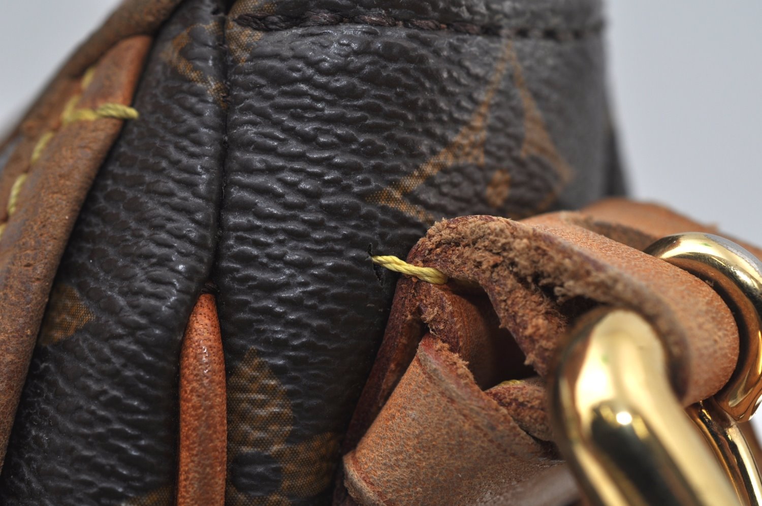 Authentic Louis Vuitton Monogram Tulum GM Shoulder Cross Bag M40075 LV 7738I