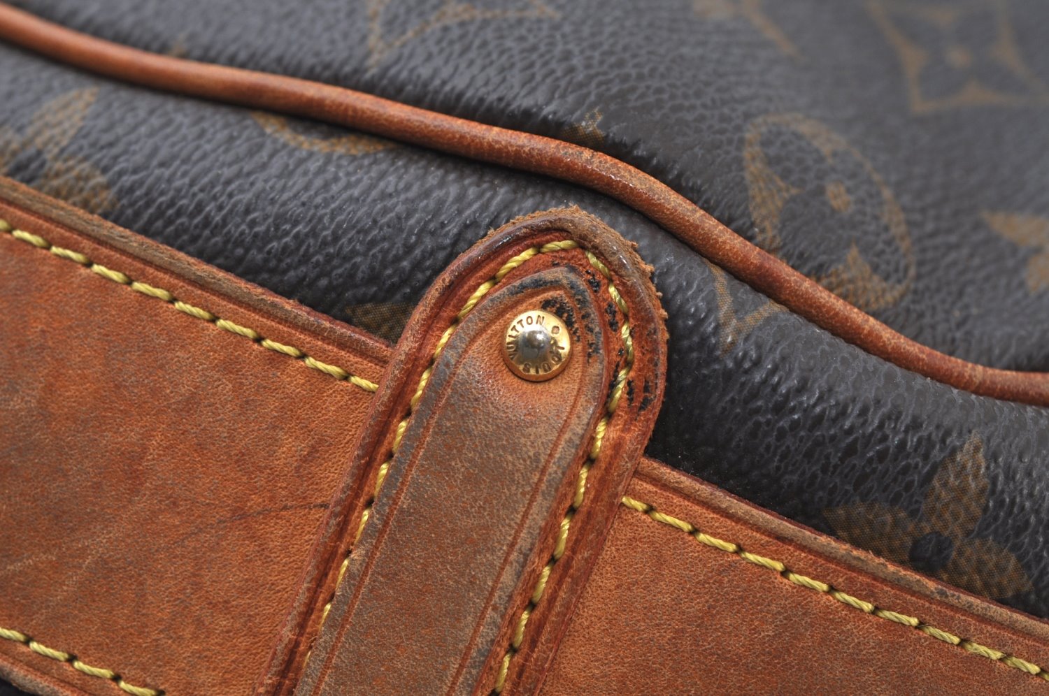 Authentic Louis Vuitton Monogram Tulum GM Shoulder Cross Bag M40075 LV 7738I