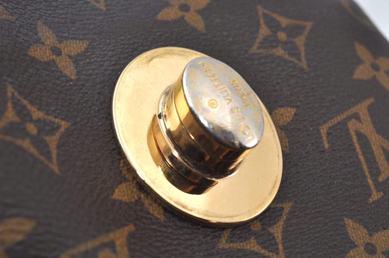 Authentic Louis Vuitton Monogram Tulum GM Shoulder Cross Bag M40075 LV 7738I