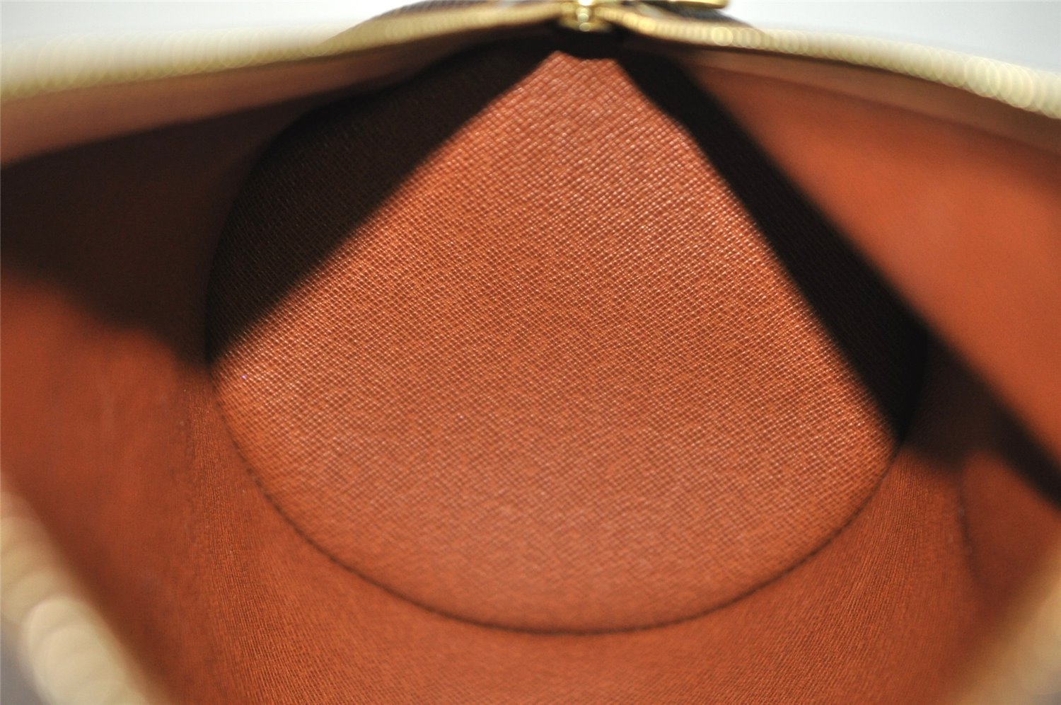 Authentic Louis Vuitton Monogram Papillon 30 Hand Bag M51385 LV 7739I