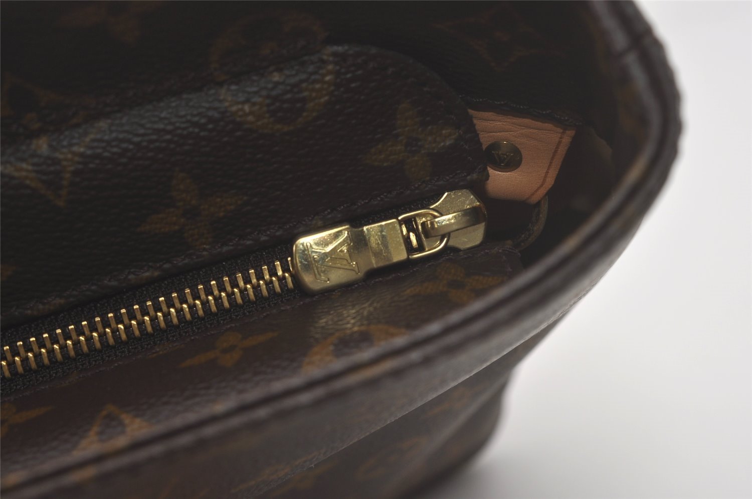 Authentic Louis Vuitton Monogram Luco Shoulder Tote Bag M51155 LV 7743I