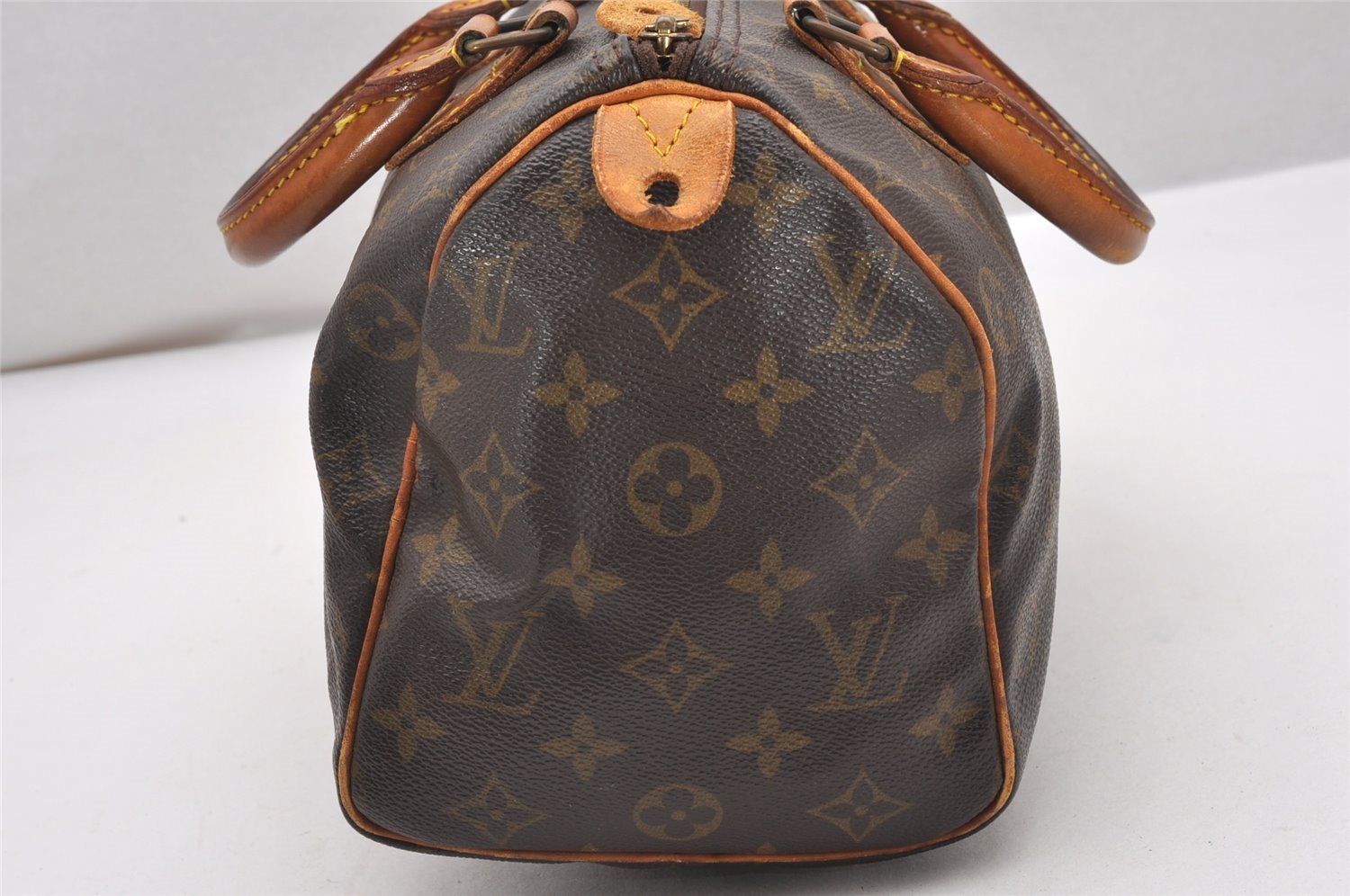 Authentic Louis Vuitton Monogram Speedy 25 Boston Hand Bag M41528 LV 7749I