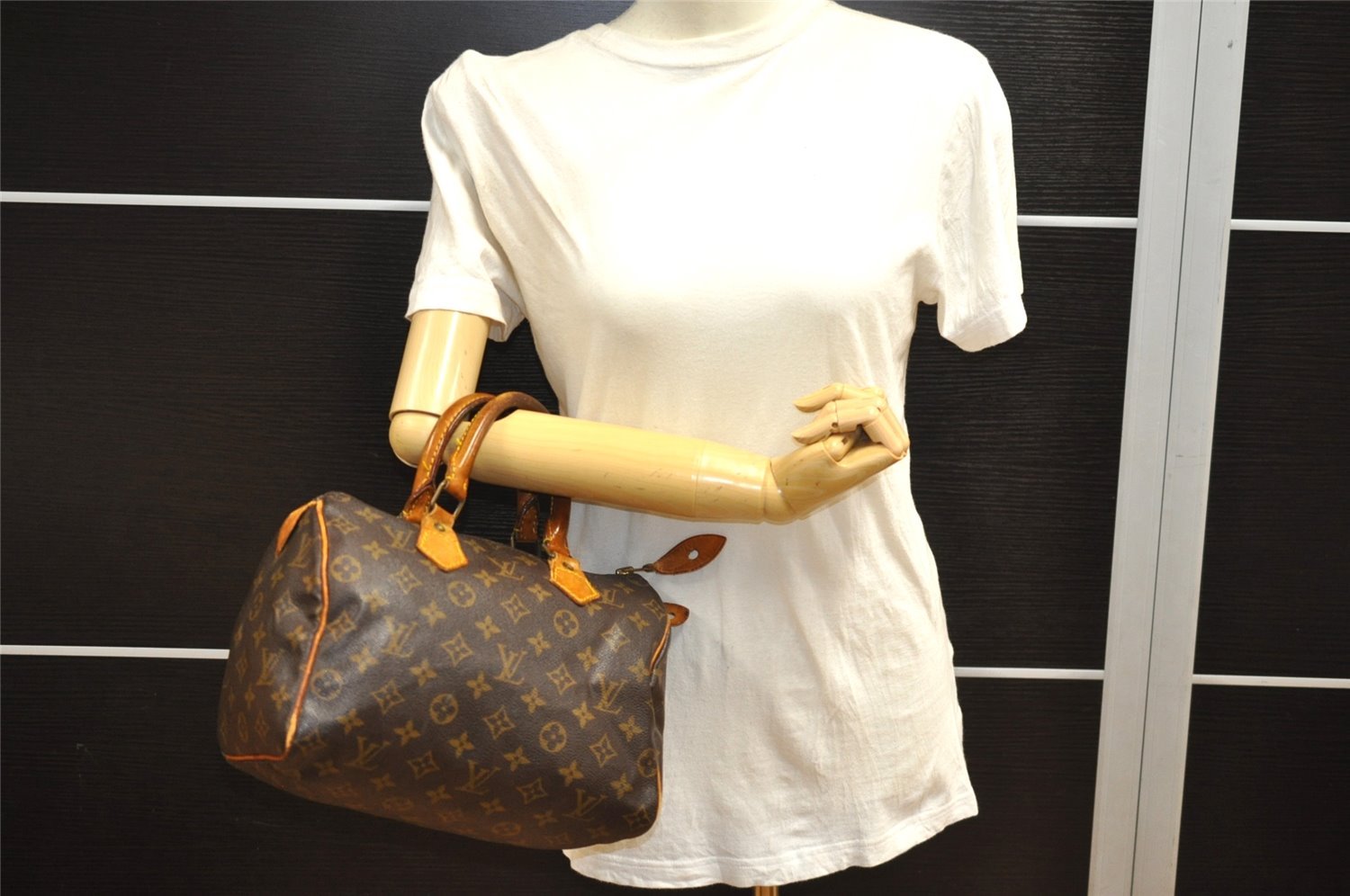 Authentic Louis Vuitton Monogram Speedy 25 Boston Hand Bag M41528 LV 7749I