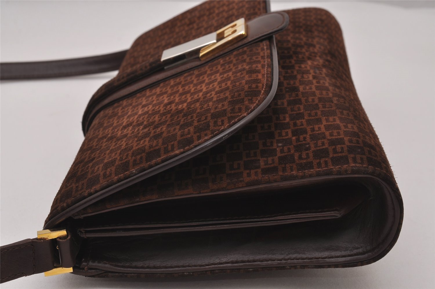 Authentic GUCCI Vintage Square GG Shoulder Bag Purse Suede Leather Brown 7757I