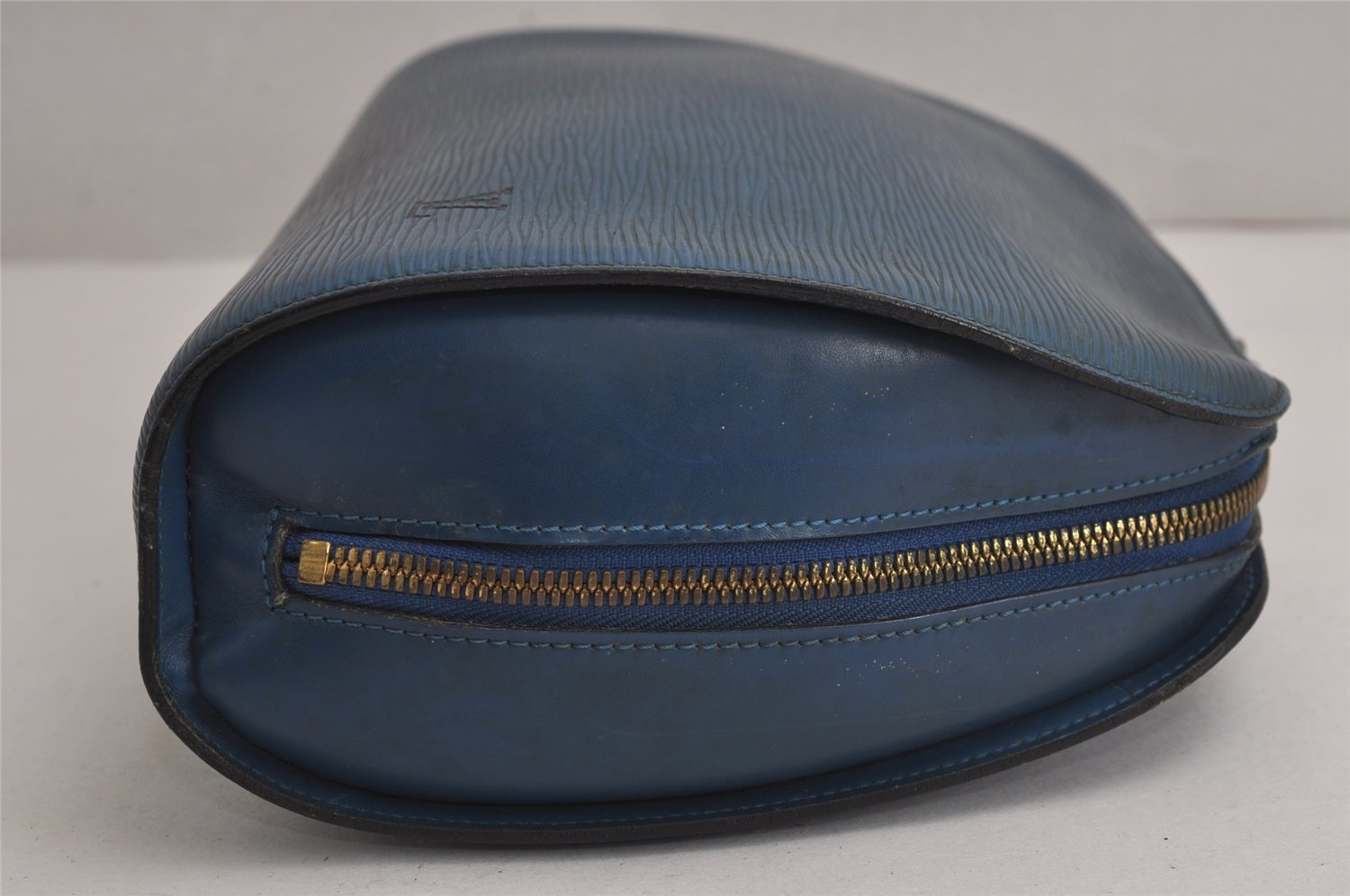 Authentic Louis Vuitton Epi Dauphine GM Cosmetic Pouch Blue M48435 Junk 7758J