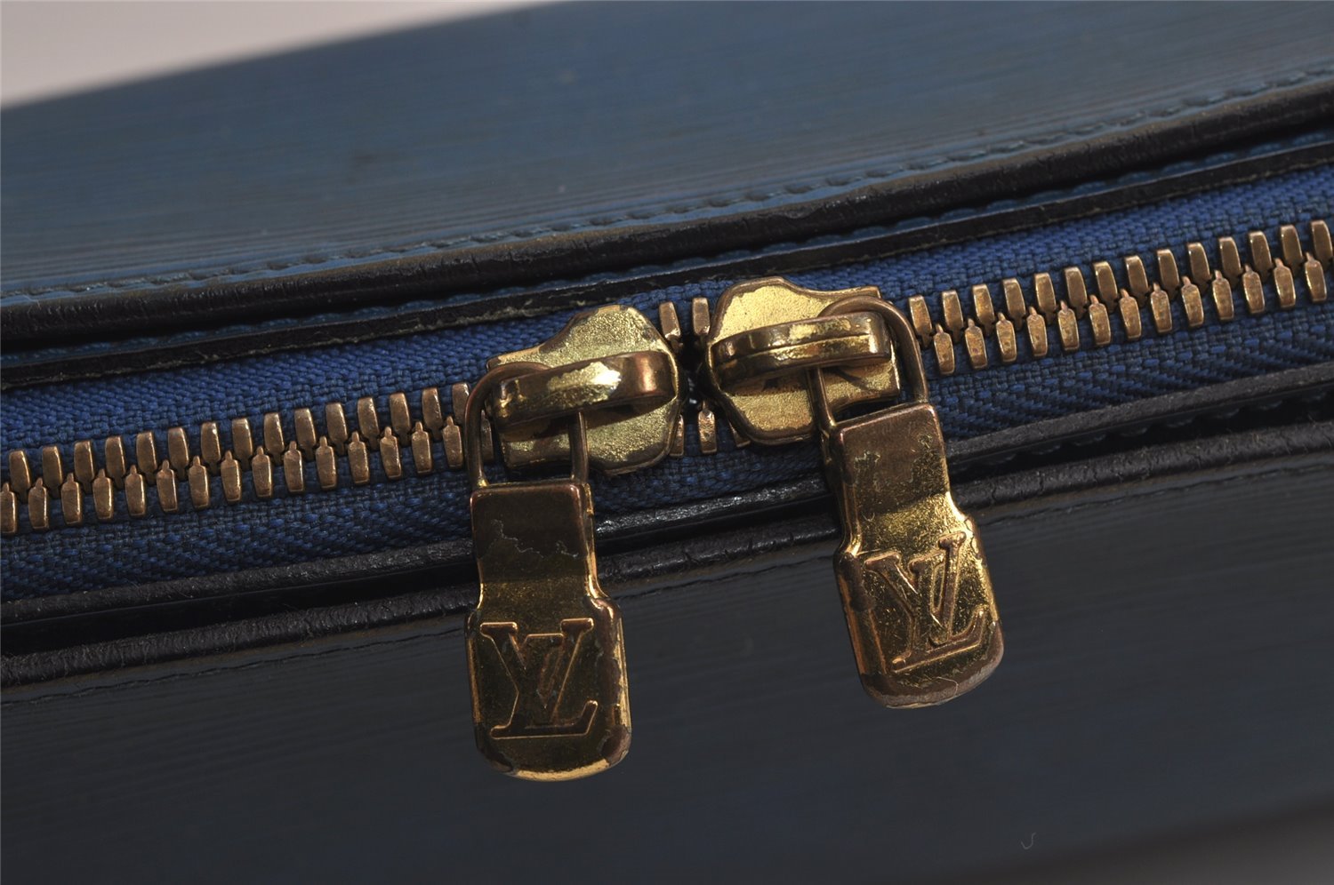 Authentic Louis Vuitton Epi Dauphine GM Cosmetic Pouch Blue M48435 Junk 7758J