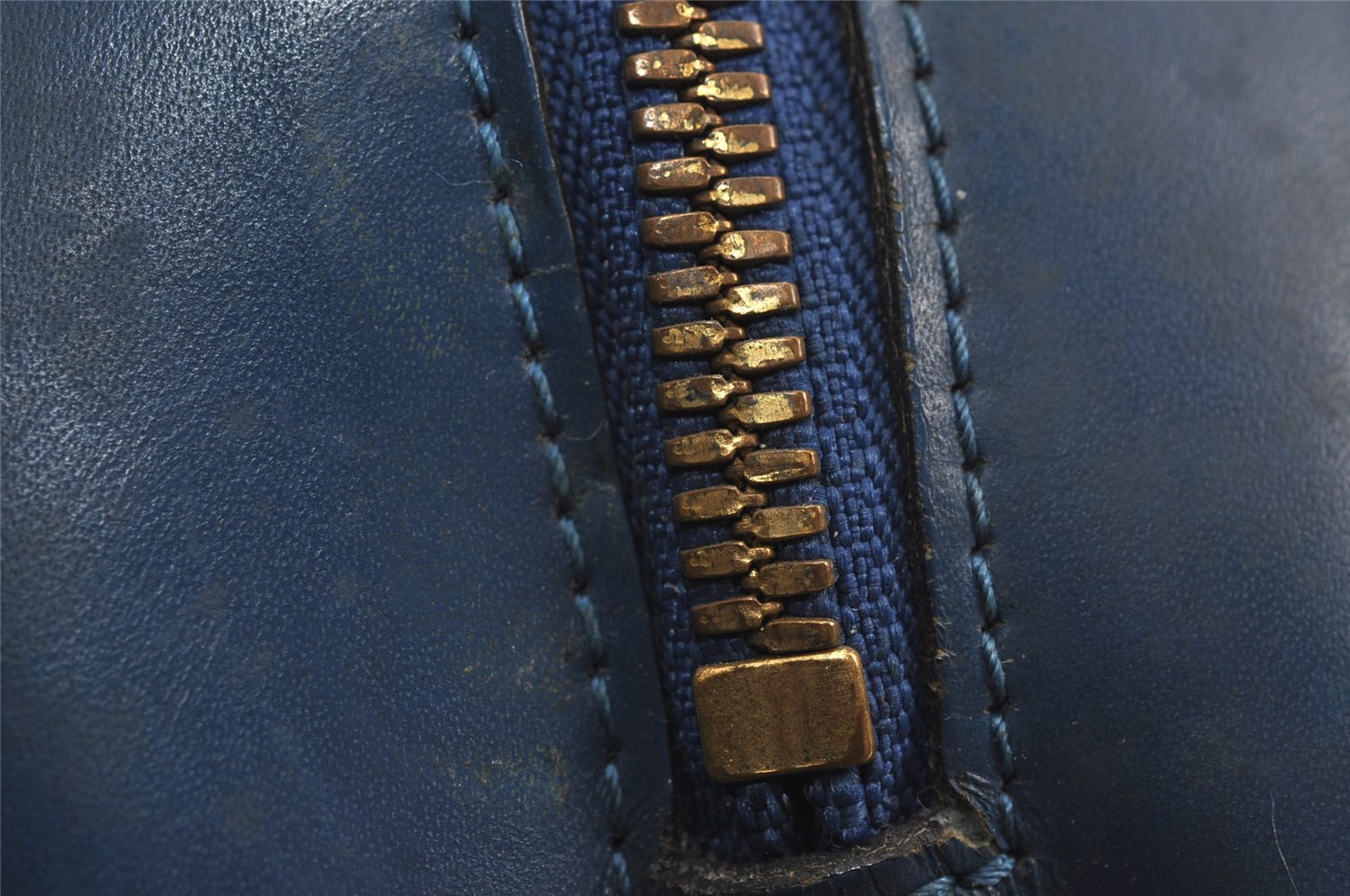 Authentic Louis Vuitton Epi Dauphine GM Cosmetic Pouch Blue M48435 Junk 7758J