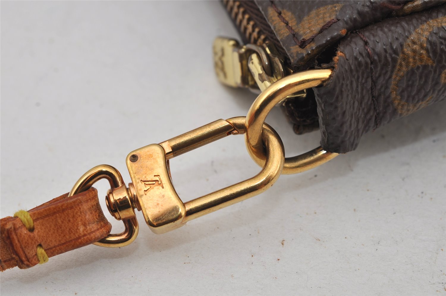 Authentic Louis Vuitton Monogram Pochette Accessoires Pouch M51980 LV 7761J