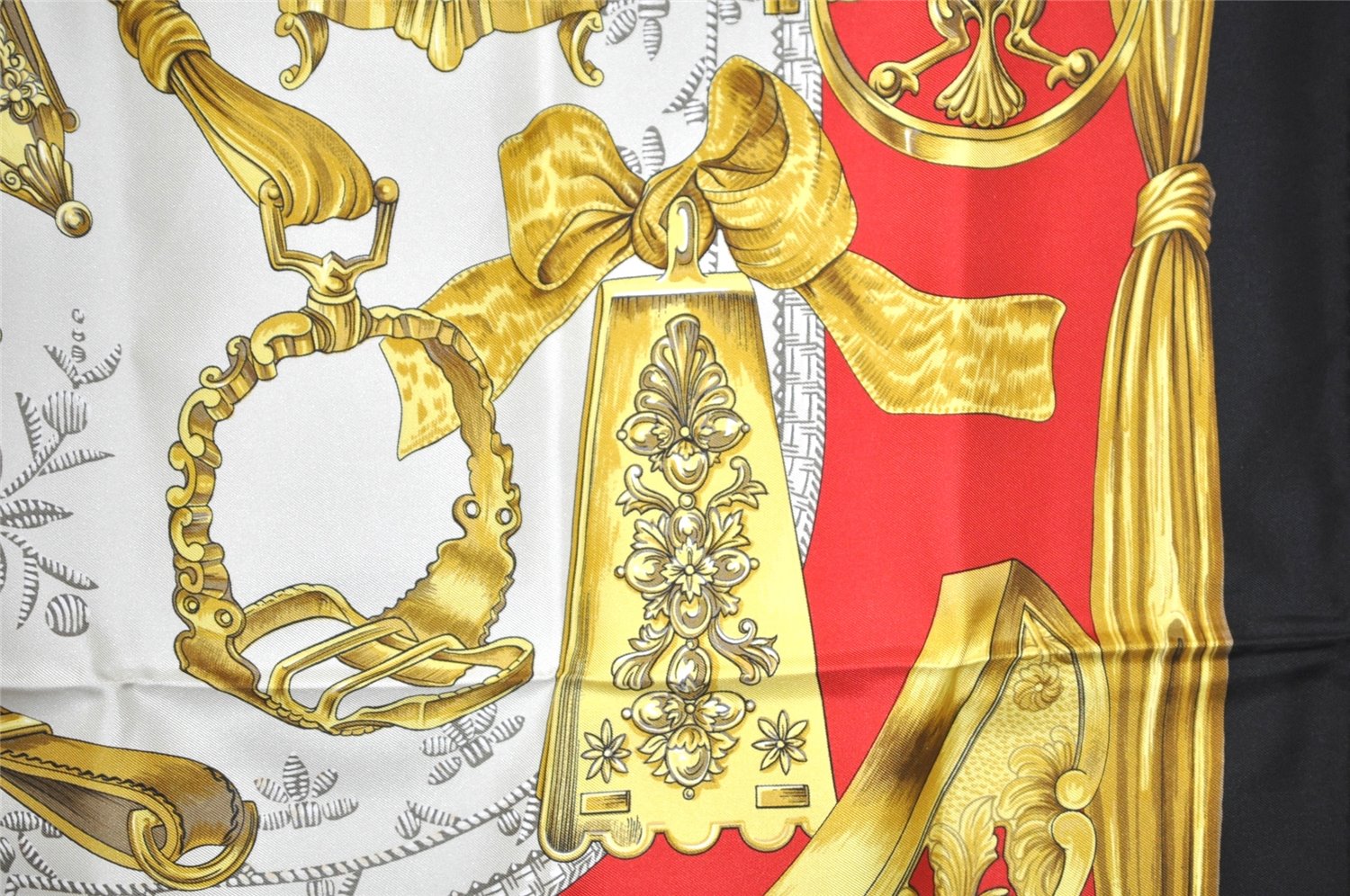 Authentic HERMES Carre 90 Scarf 