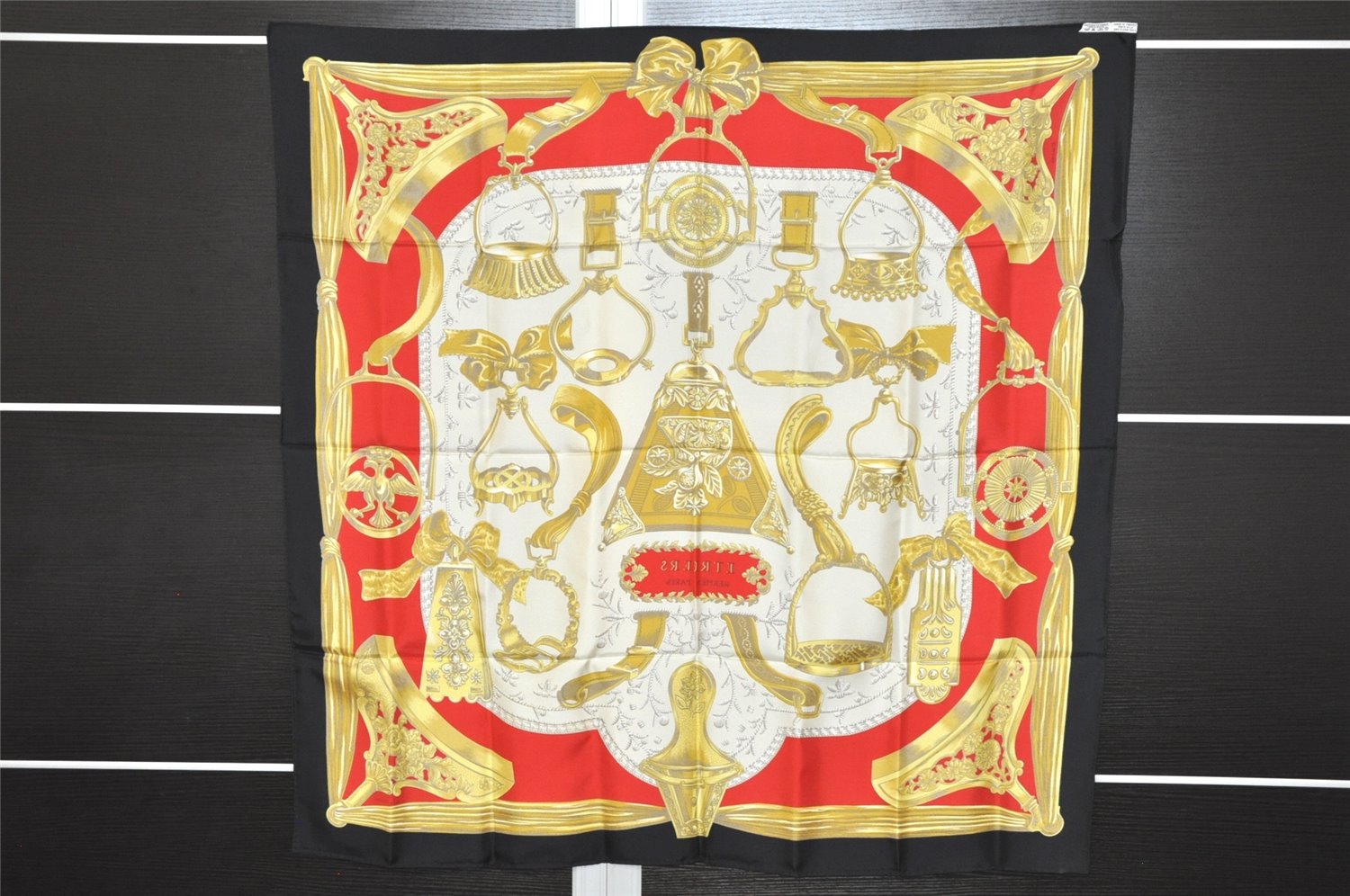 Authentic HERMES Carre 90 Scarf 