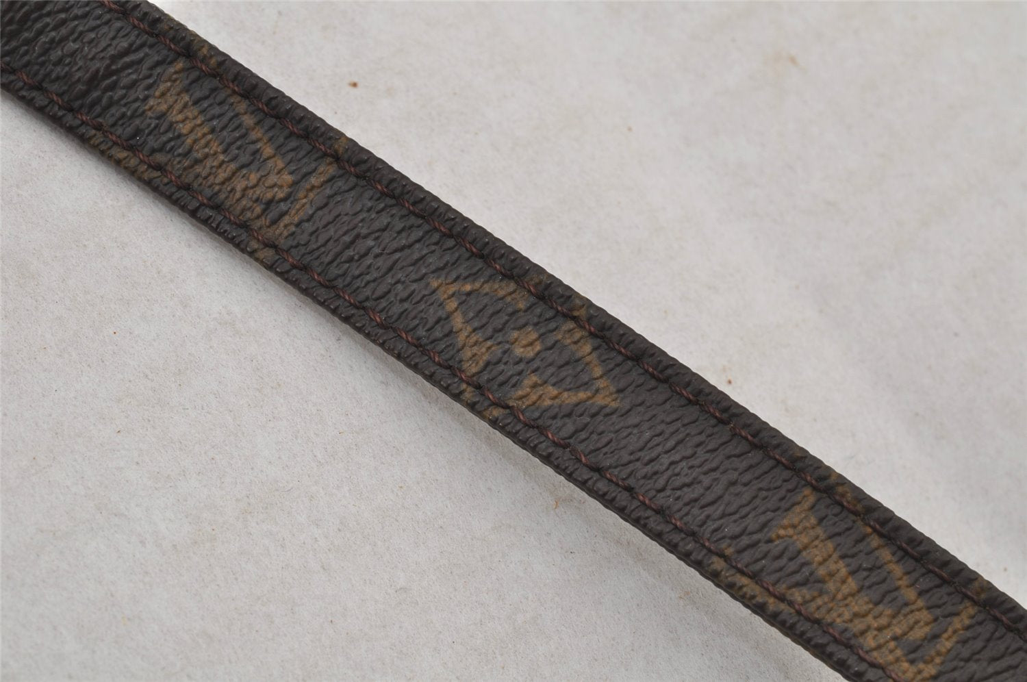 Authentic Louis Vuitton Monogram Shoulder Strap 46.9